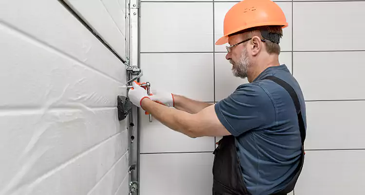 Emergency Garage Door Repair in Daly City, CA