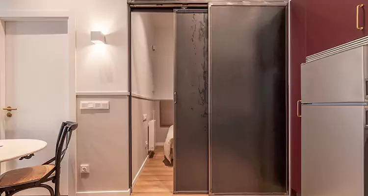 We Fix Closet Sliding Door in Daly City, CA 