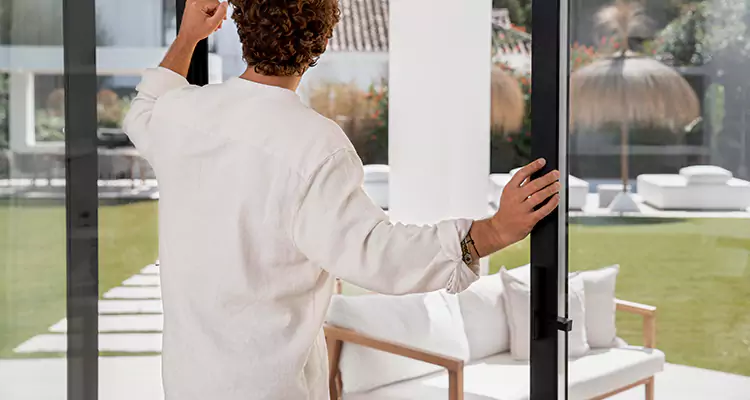 Sliding Screen Door Maintenance for Closing Issues in Daly City, CA